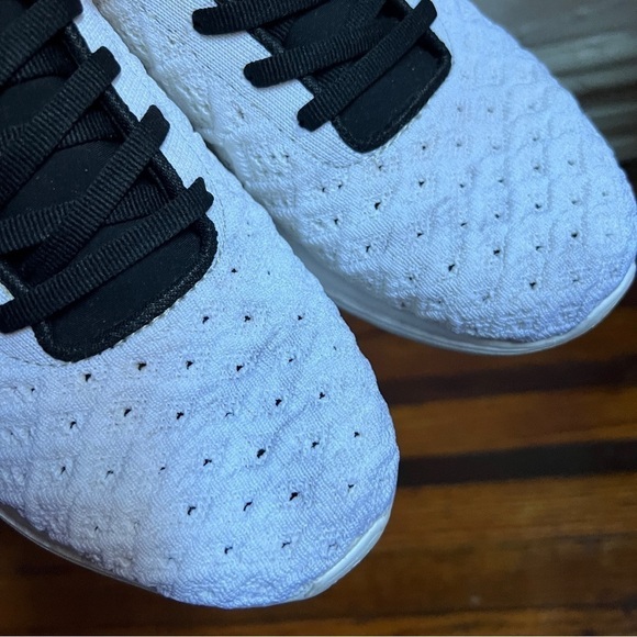 APL Tech Loom Phantom Sneaker, White and Black 8.5M - Picture 3 of 8